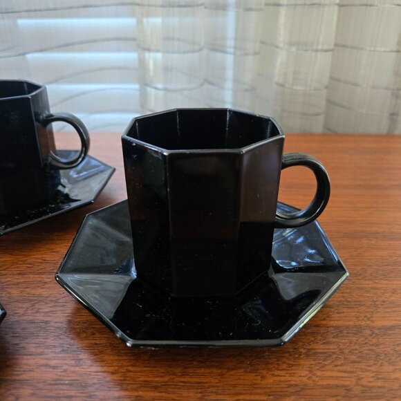 VTG Black Arcoroc Octime France 2 Cups 2 Saucers and Creamer Tempered Glass - Picture 3 of 14